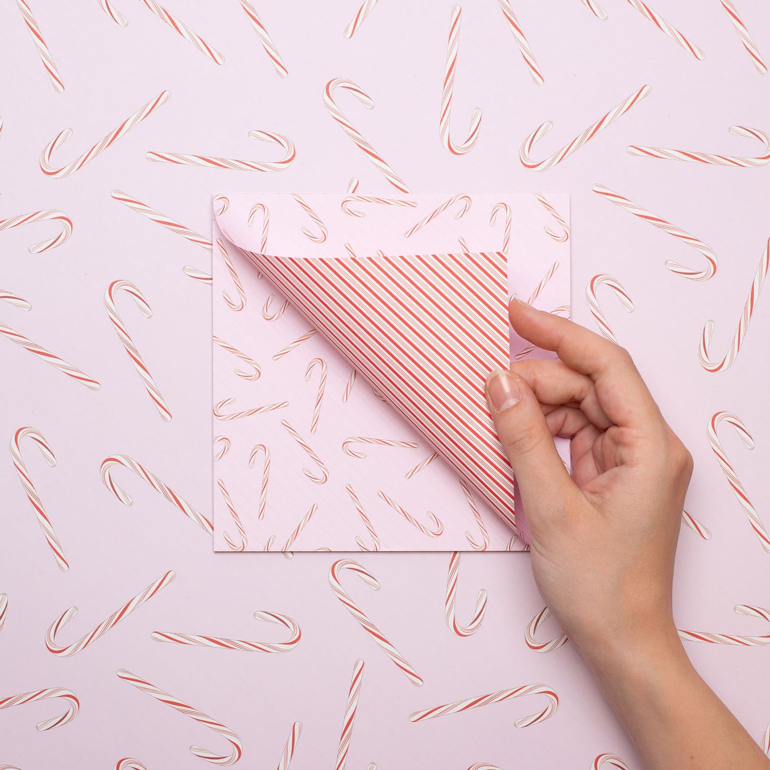 Origami Papier &quot;Zuckerstangen&quot; -  25 Blatt doppelseitiges Faltpapier mit rosa rotem Candy Cane Muster aus 15x15cm Recyclingpapier-OR-CAN2106-RO | My Pretty Circus