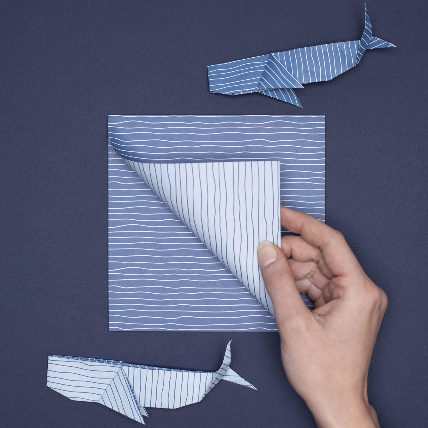Origami Papier &quot;Wasser&quot; für kreatives Basteln - 25 Blatt doppelseitiges Faltpapier mit blauen Linien aus 15x15cm Recyclingpapier-OR-WAT2103-BL | My Pretty Circus