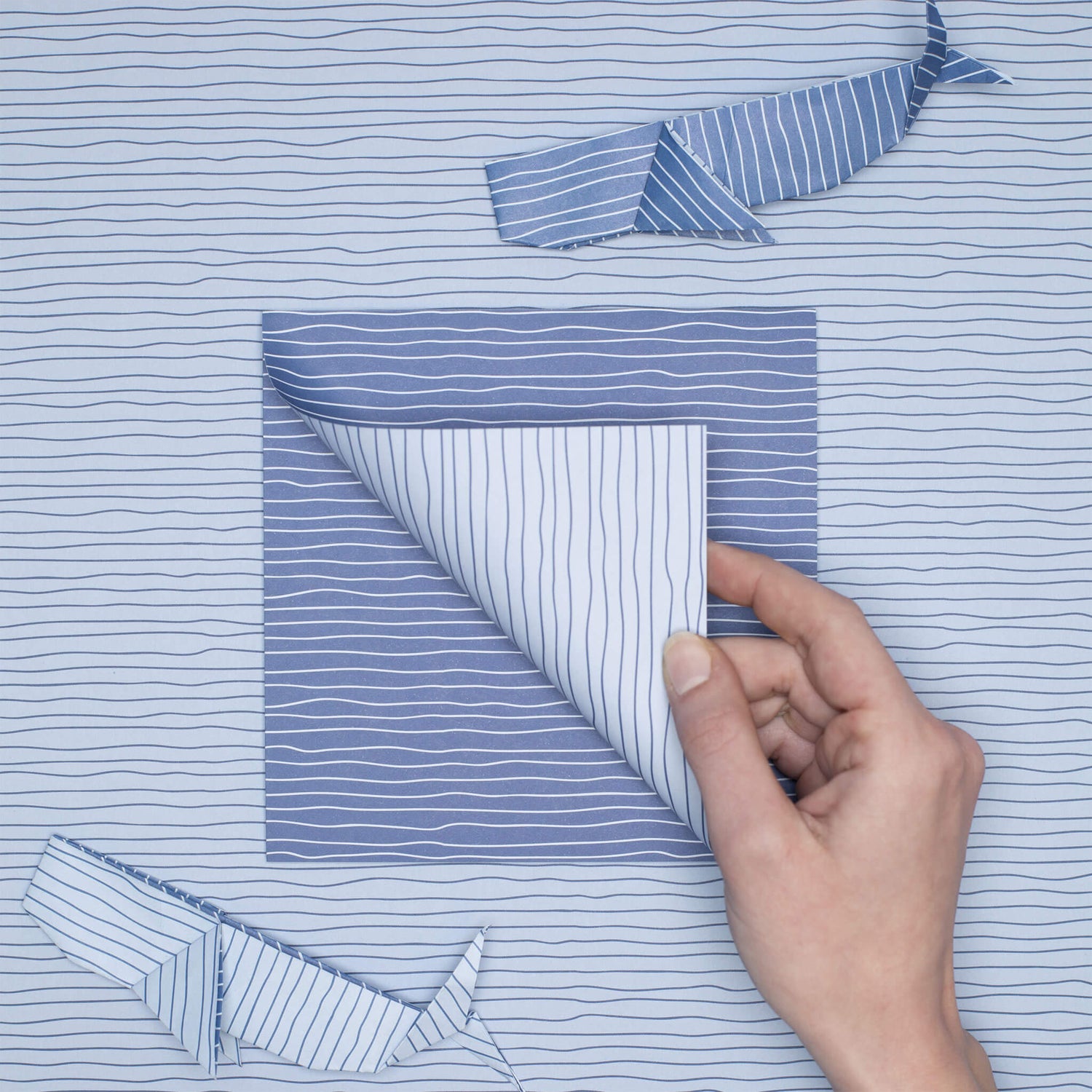 Origami Papier &quot;Wasser&quot; für kreatives Basteln - 25 Blatt doppelseitiges Faltpapier mit blauen Linien aus 15x15cm Recyclingpapier-OR-WAT2103-BL | My Pretty Circus