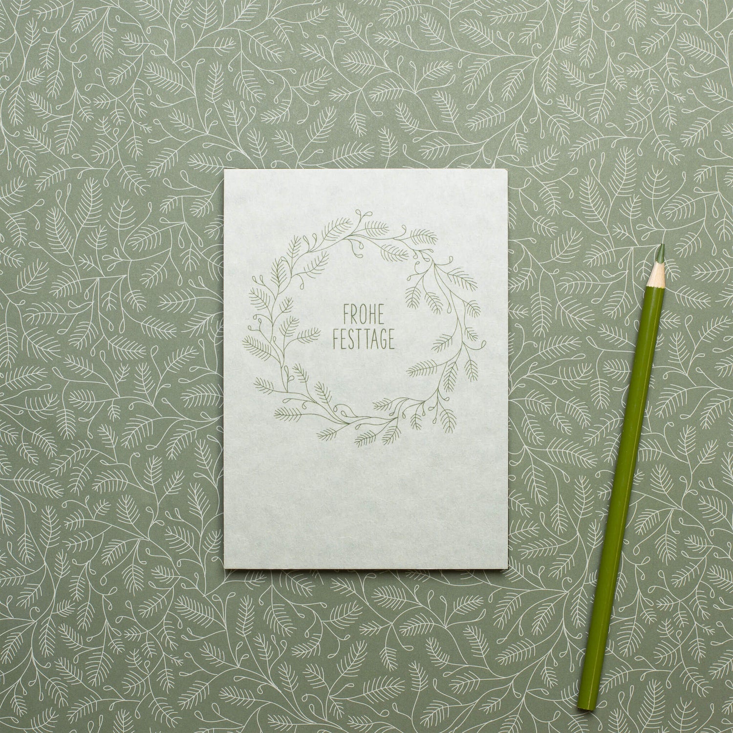 Postkarte &quot;Frohe Festtage&quot; -  stabile Karte aus Holzschliffpappe mit Weihnachtskranz in mint von My Pretty Circus | PC-BRA2202-MI