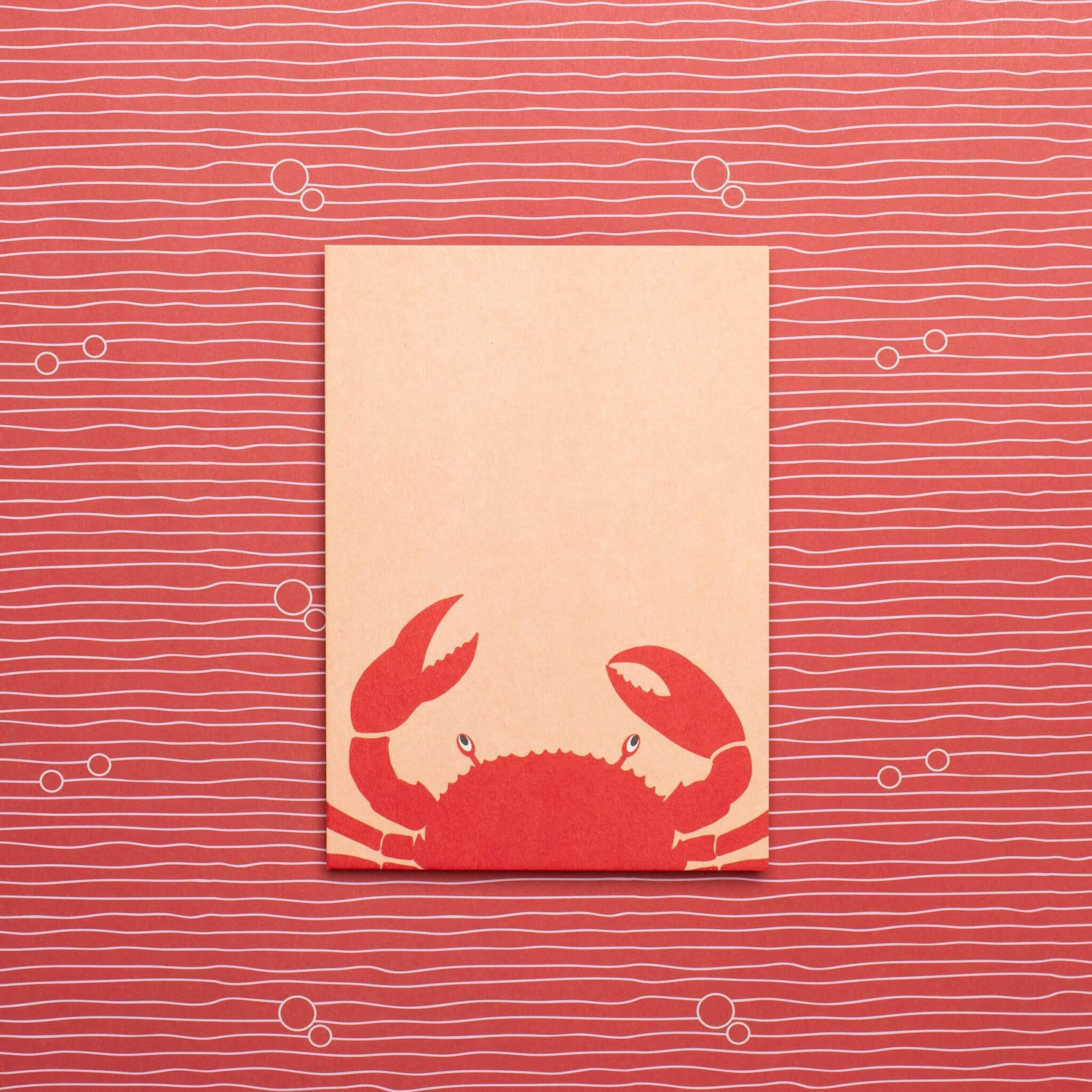 Postkarte &quot;Krabbe&quot; - stabile Karte aus Holzschliffpappe mit Krebs in korallrot von My Pretty Circus | PC-CRA2011-RE
