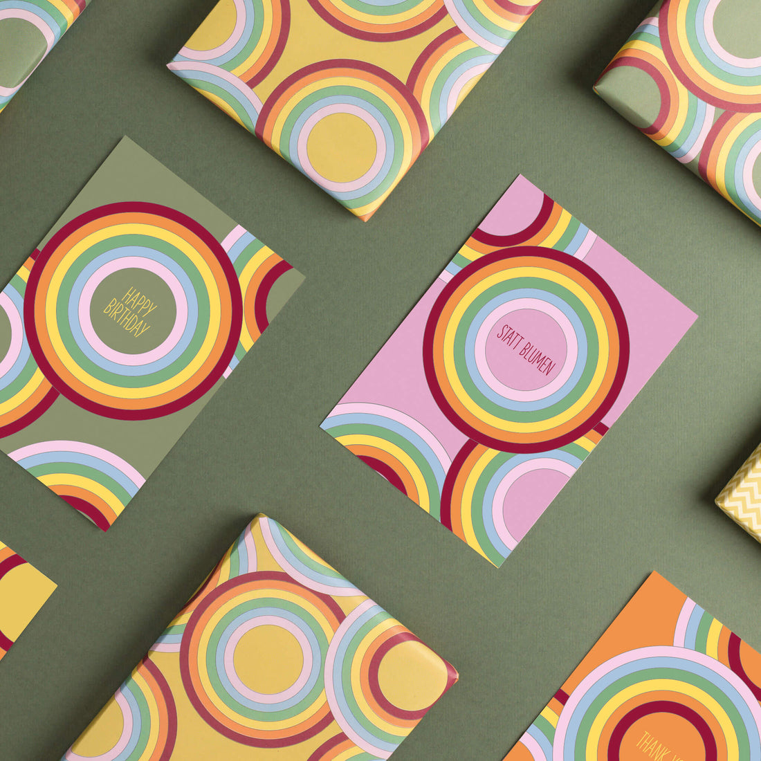 Postkarte Regenbogen &quot;Statt Blumen&quot; in pink aus 100% Recyclingpapier von My Pretty Circus | PC-RAI1901-PI