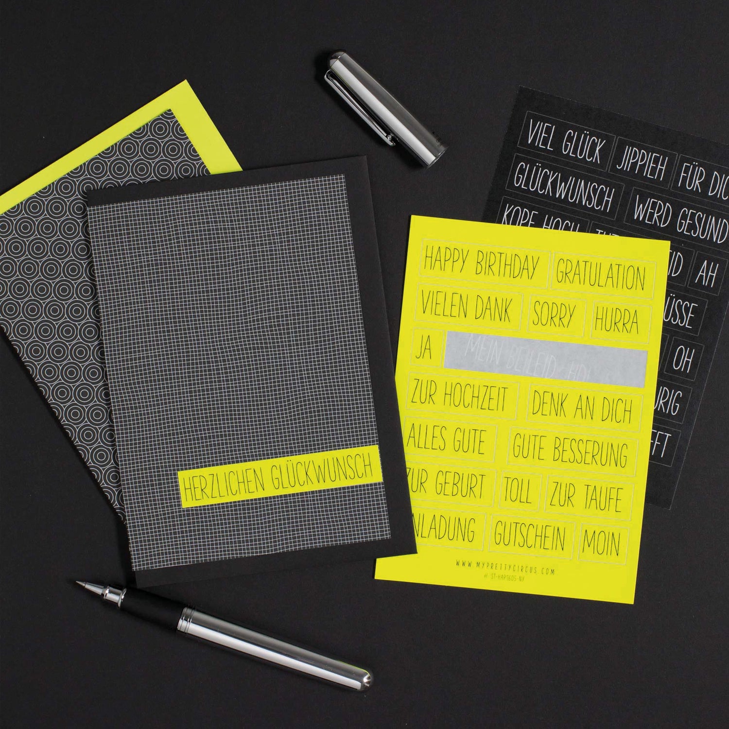 Sticker &quot;Gratulation&quot; eckig neongelb 